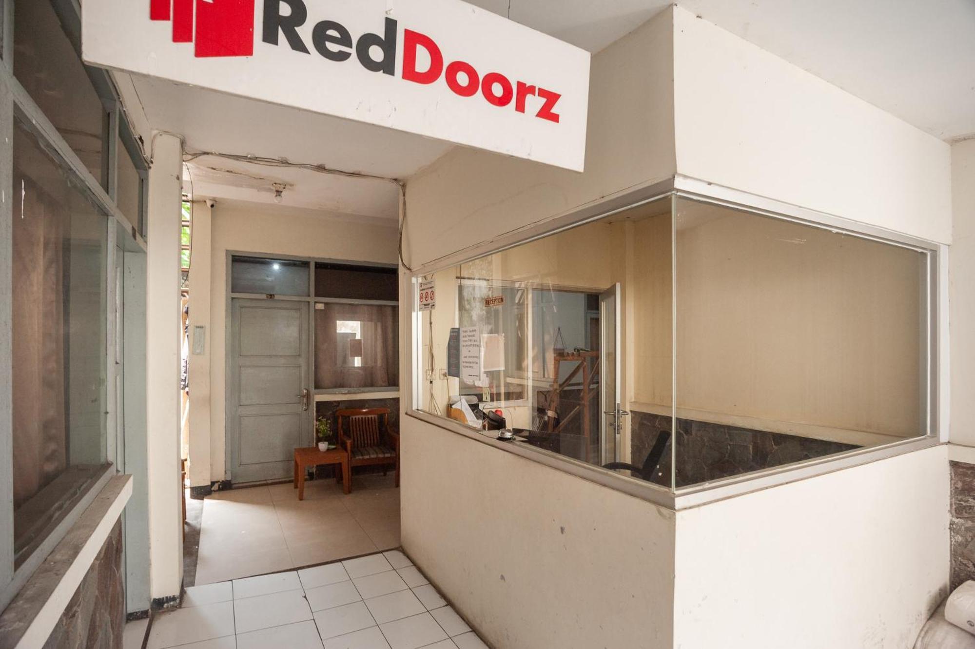 Reddoorz Plus Near Rs Pmi Μπογκόρ Εξωτερικό φωτογραφία